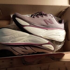 NB More V5 women's size 6 wide.